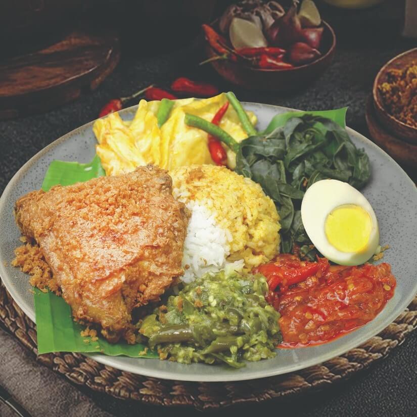 Ayam Goreng Kalasan + Nasi Padang